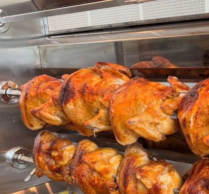 Opálené kuře z rotisserie