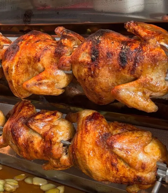 Opálené kuře z rotisserie